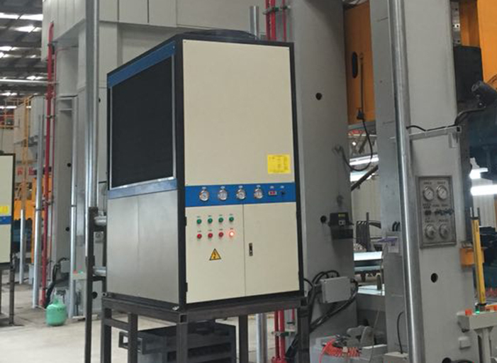 常規尺寸（cùn）的油冷機（jī）安裝注意事項（xiàng）有哪（nǎ）些？