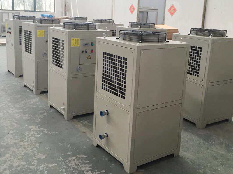 變頻油冷機的（de）出現讓機器控溫更準確